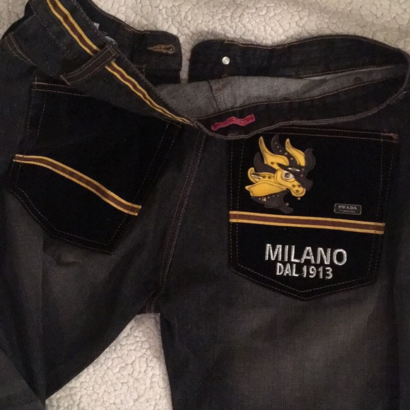 Prada - Picture 2 of 3